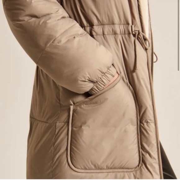 Abercrombie & Fitch A&F AIR CLOUD Puffer Parka Jacket WOMENS Small Taupe‎ - Picture 3 of 5